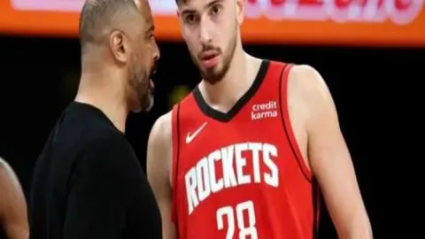 中国混合接力短道速滑2000米金牌战报：喜讯频传，人民网报道！